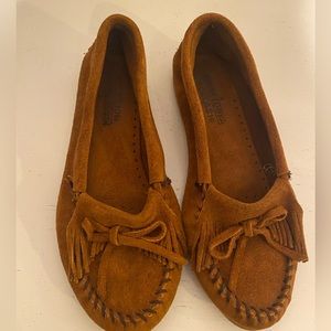 minnetonka moccasins Tan Size 8